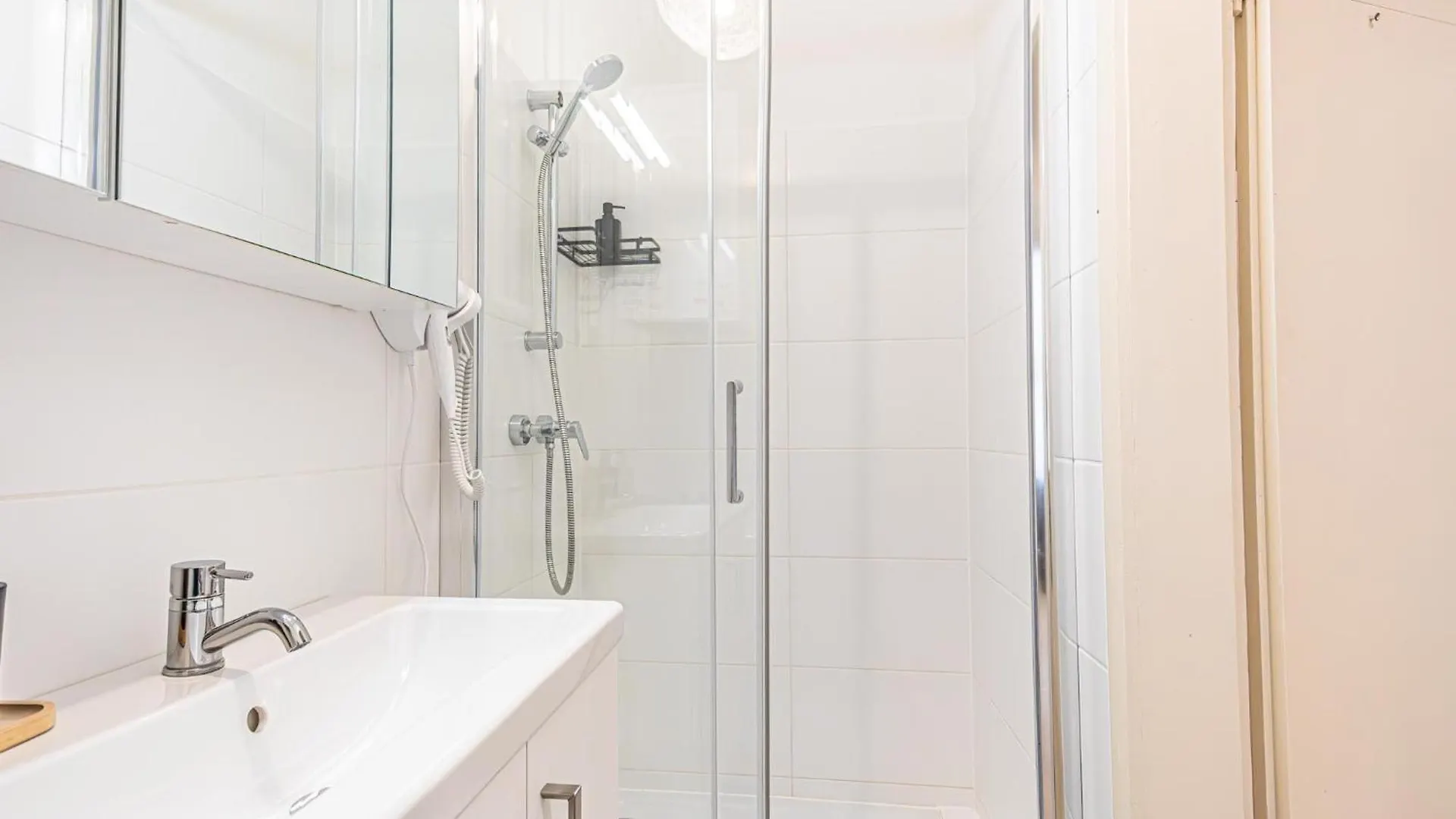 Stylish 2Br Apartment For 5P Nice Location Vienna 0*,  Austria